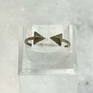Vintage Anthropologie Double Arrow Pyramid Dainty Minimalist Open Ring Silver-to
